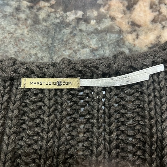 MaxStudio Top - Picture 5 of 8